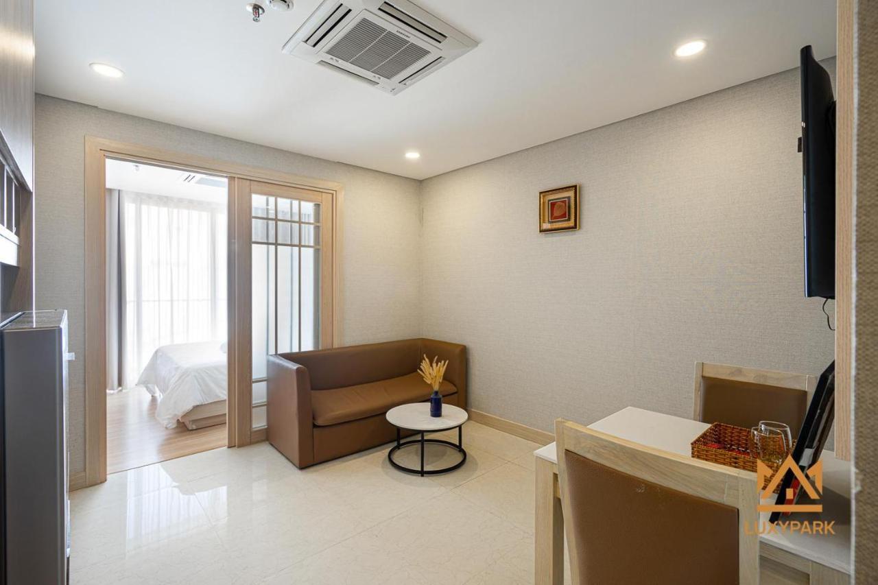 ลูซี พาร์ค โฮเต็ล แอนด์ อพาร์ตเมนต์-ซิตี้เซ็นเตอร์ Aparthotel โฮจิมินห์ซิตี้ ภายนอก รูปภาพ